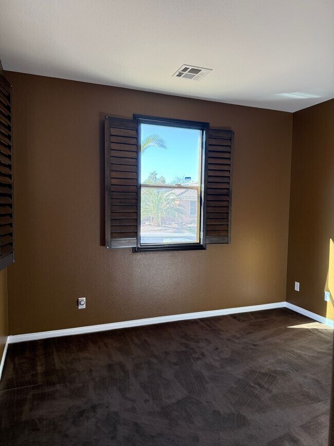 Building Photo - Magnificent Home Located In Guard Gated Tuscany!