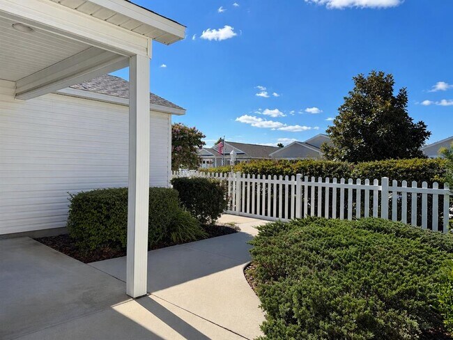 Building Photo - 2452 Soper St