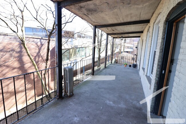 Building Photo - No Fee! Avl NOW - No Fee! Allston 3BR with...