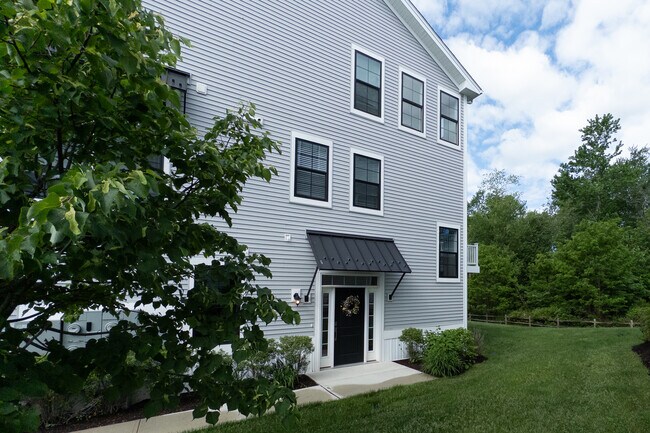 Building Photo - 25 Brentwood Cir