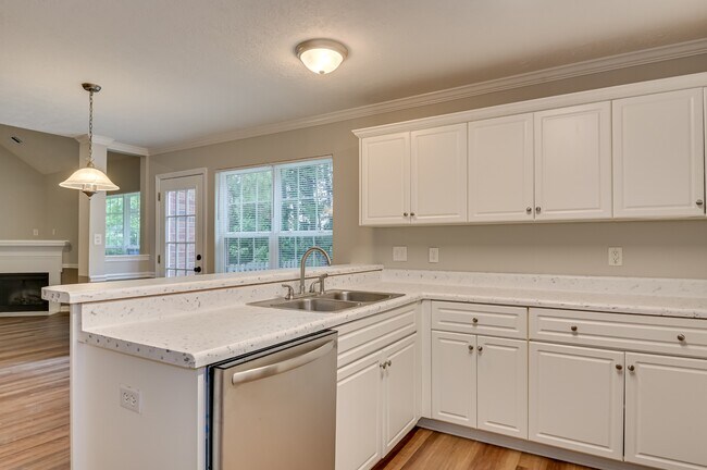 Building Photo - 7640 Pleasantville Way