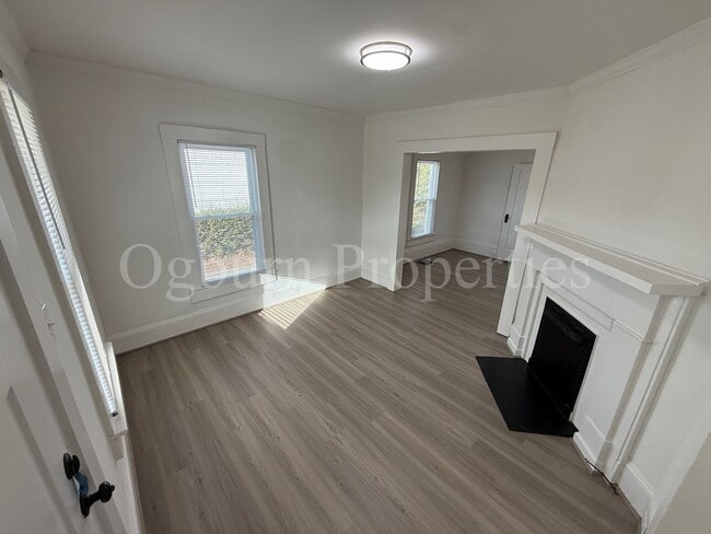 Building Photo - 1607 Thurmond St