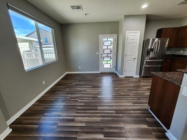 Building Photo - Beautiful Single Story 3 Bedroom close to Cadence