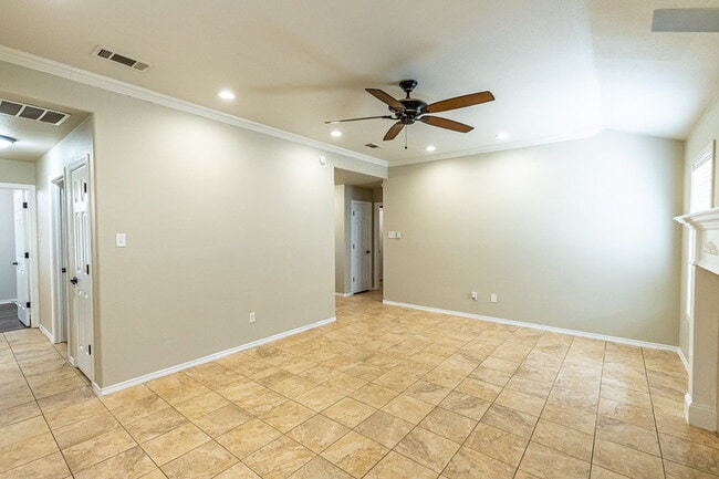 Building Photo - Cute 3 bedroom 2 bath in Frenship School District