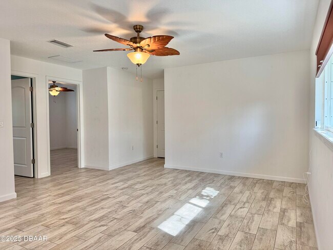 Building Photo - 126 Ormwood Dr