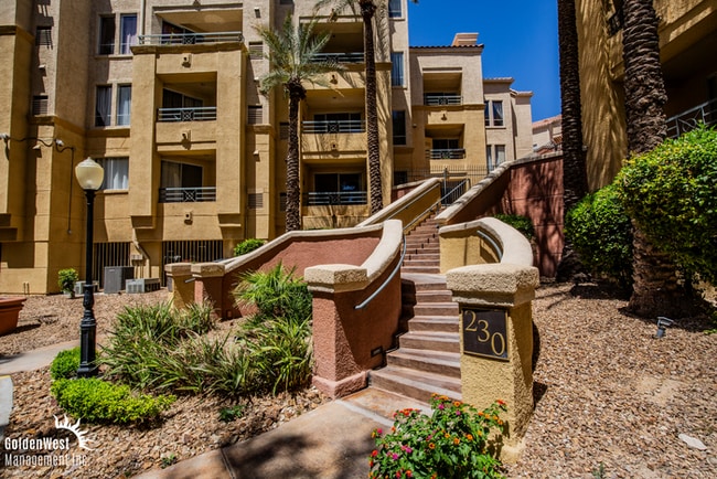 Building Photo - Elegant 1Bdm 1Ba Condo in Guard-Gated Las Vegas Community.