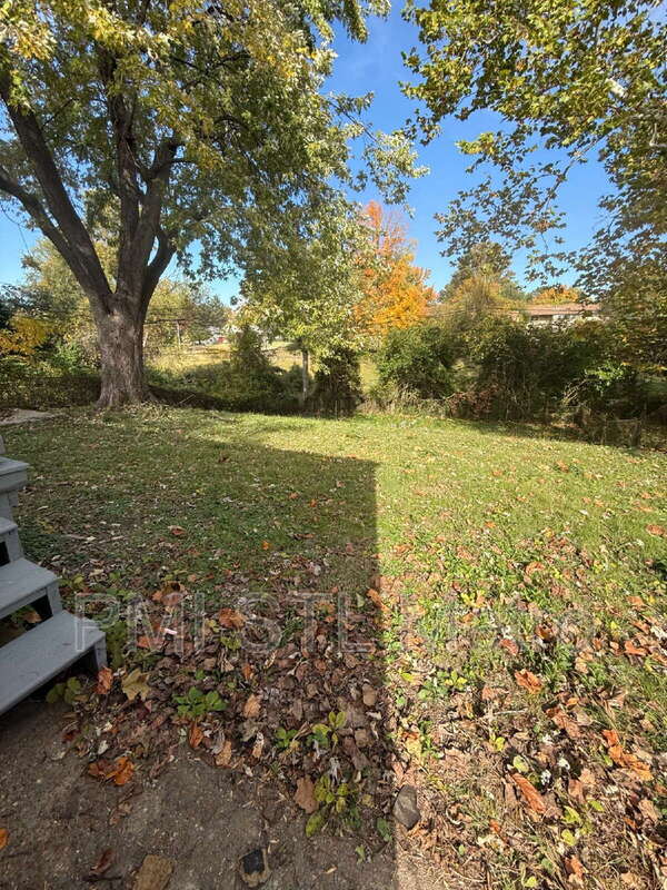 Building Photo - 205 Grampian Rd