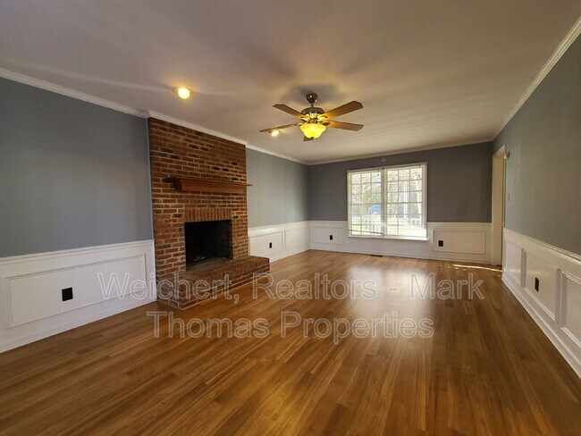 Building Photo - 110 Topsail Ct