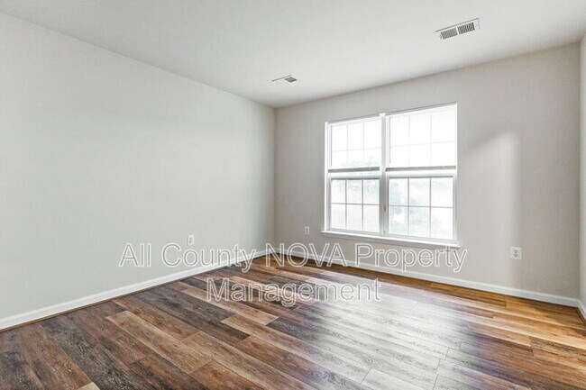 Building Photo - 9506 Whiteheart Dr