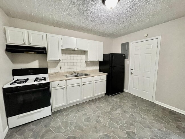 Building Photo - 7317 Agnes Ave