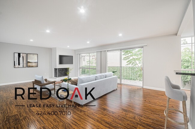 Building Photo - 15101 Magnolia Blvd