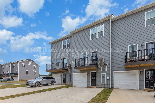 Building Photo - 1939 Stallings Rd