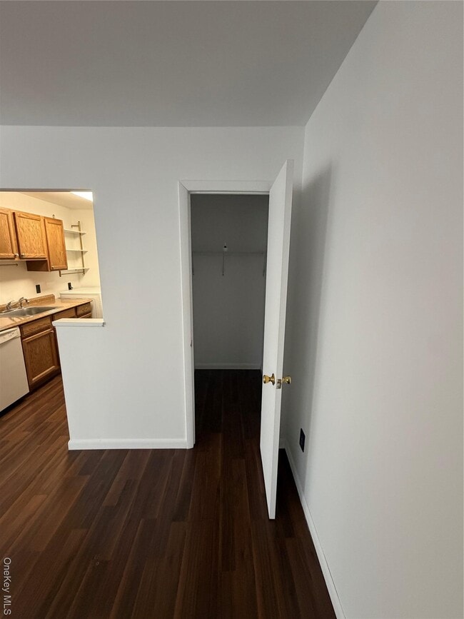 Building Photo - 17 Village Park Dr