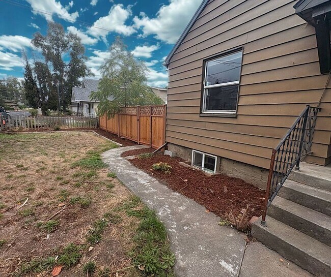 Building Photo - 127SW6