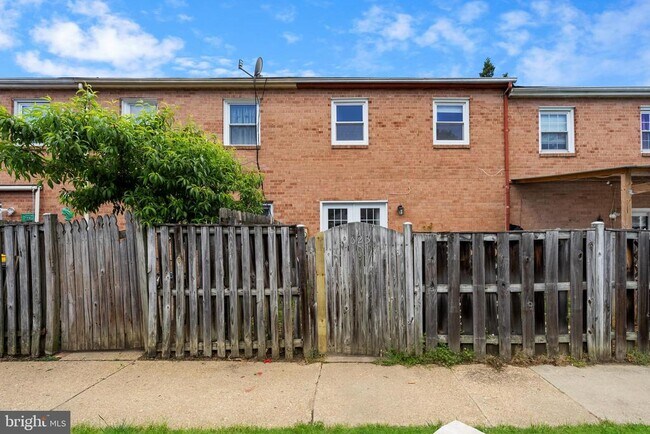 Building Photo - 623 Bywater Rd