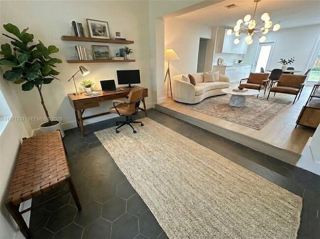 Building Photo - 1701 SW 13th Ct