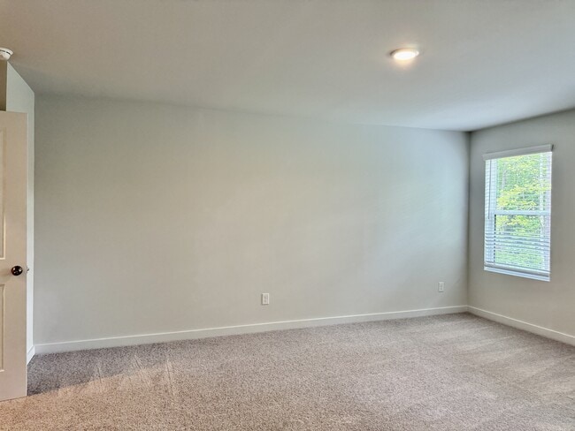 Building Photo - 1004 Sutherland Ln