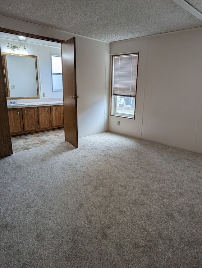 Building Photo - Attractive 3 bedroom 2 bath House in Quiet Lewiston Neighborhood