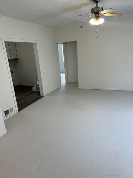 Building Photo - 730 Thomas Ave