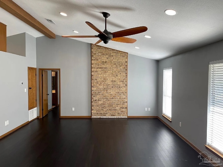 Building Photo - 1270 Palisade Rd