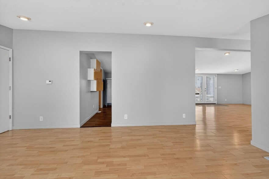 Building Photo - 18025 Doehrman Rd