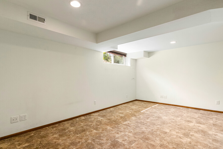 Building Photo - 1250 Racine St