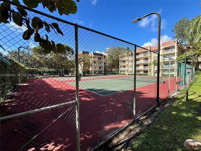 Building Photo - 9301 SW 92nd Ave