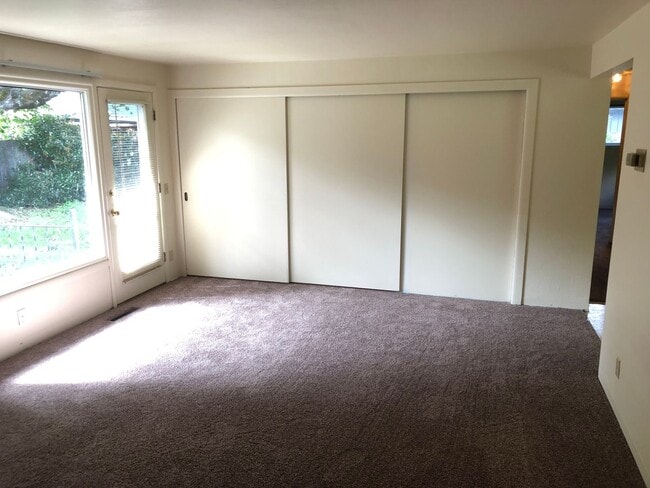 Building Photo - Charming 2 or 3 bedroom, 1 bath home in Great Location!