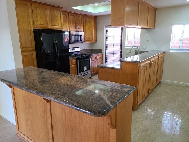 Building Photo - 851 Taft Ave