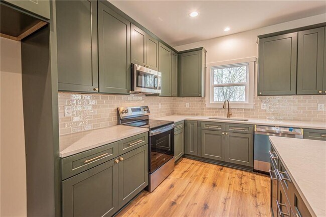 Building Photo - 635 Cane Creek Valley Rd