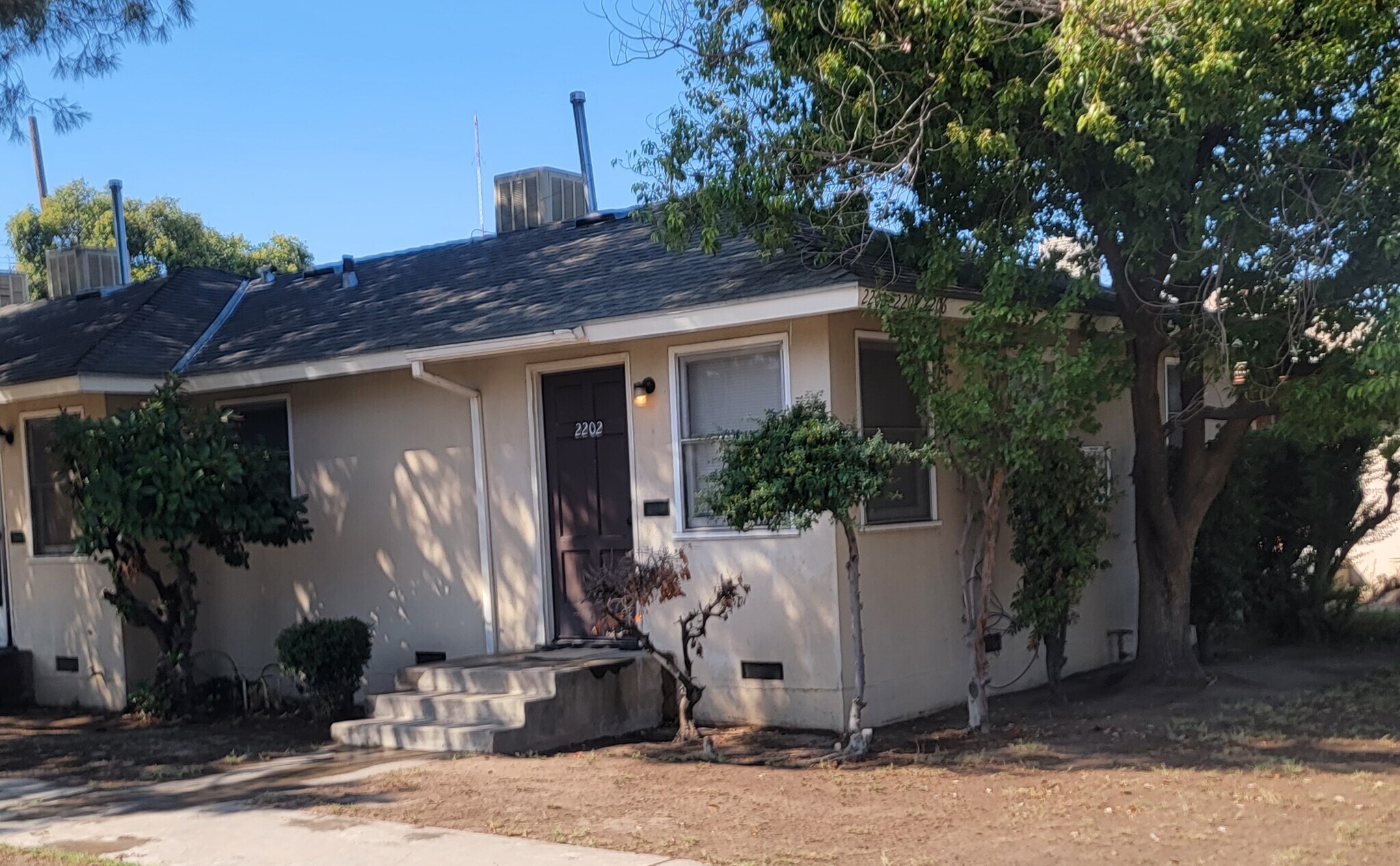 Building Photo - 2202 E Peralta Way