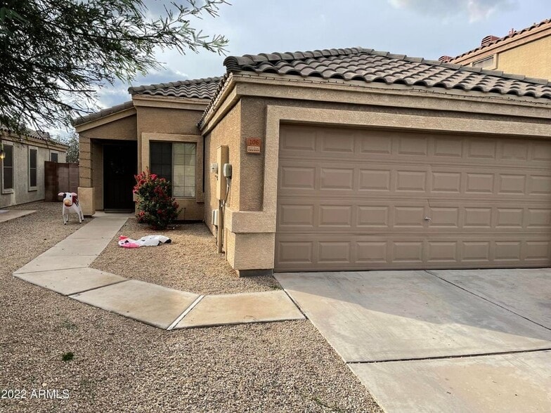 Building Photo - 106 S 110th St