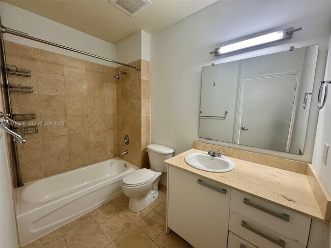 Building Photo - 2525 SW 3rd Ave