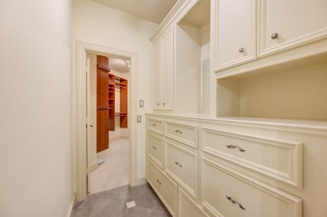 Building Photo - 122 Vieux Carre Dr