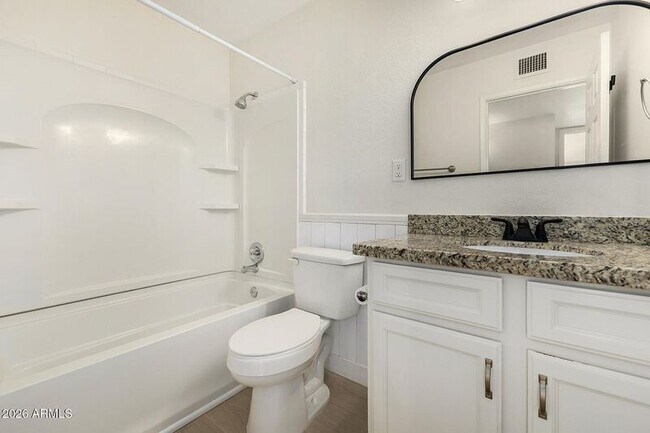 Building Photo - 220 E McKinley St