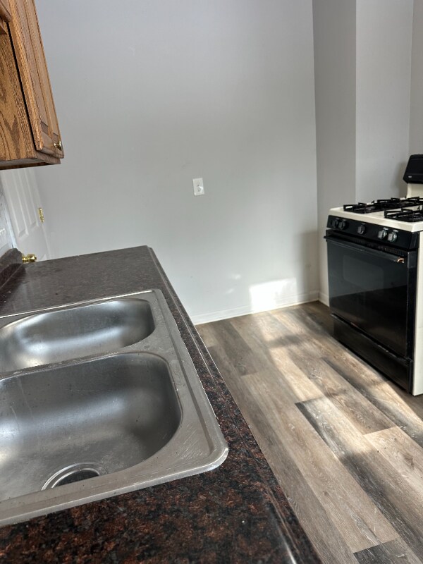 Building Photo - 2340 E 90th St