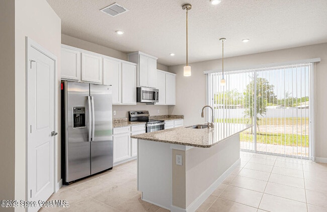 Building Photo - 1685 Kendall Pointe Pl