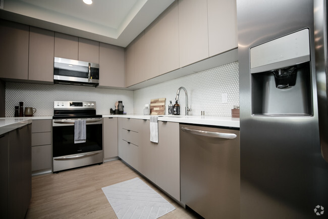 Building Photo - 150 Berendo