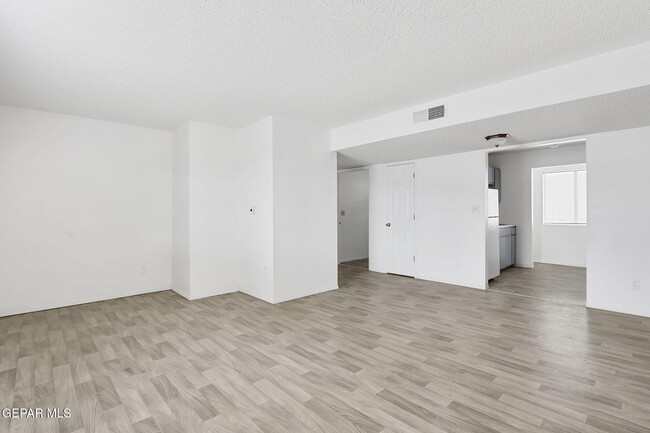 Building Photo - 3030 George Dieter Dr