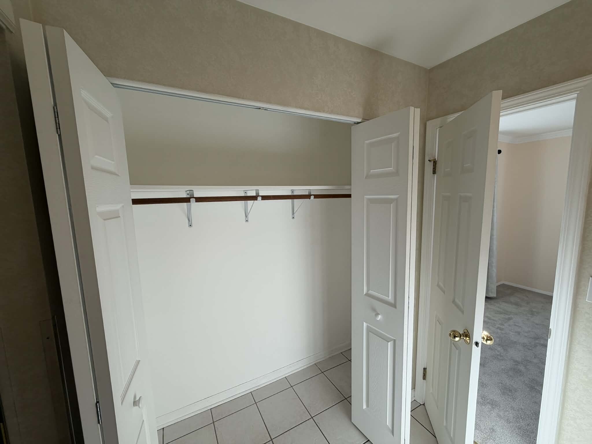 Building Photo - 1730 N Ridge Ave