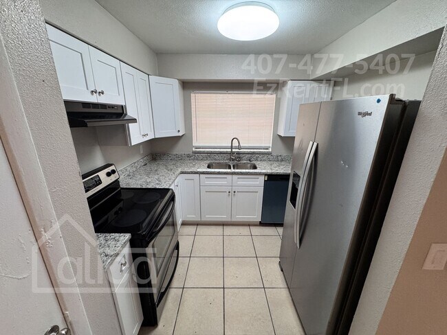 Building Photo - Spacious & Stylish 6BR Home with Modern Up...
