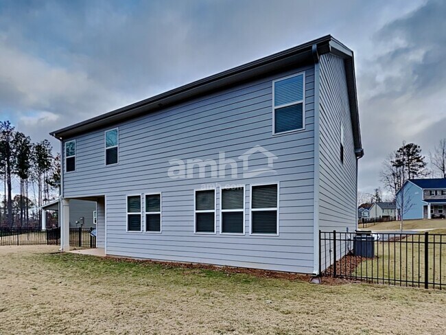 Building Photo - 317 Bourne St