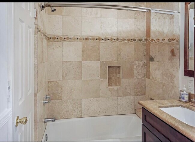 Building Photo - 1611 Talmadge St