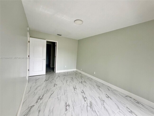 Building Photo - 488 NE 18th Ave