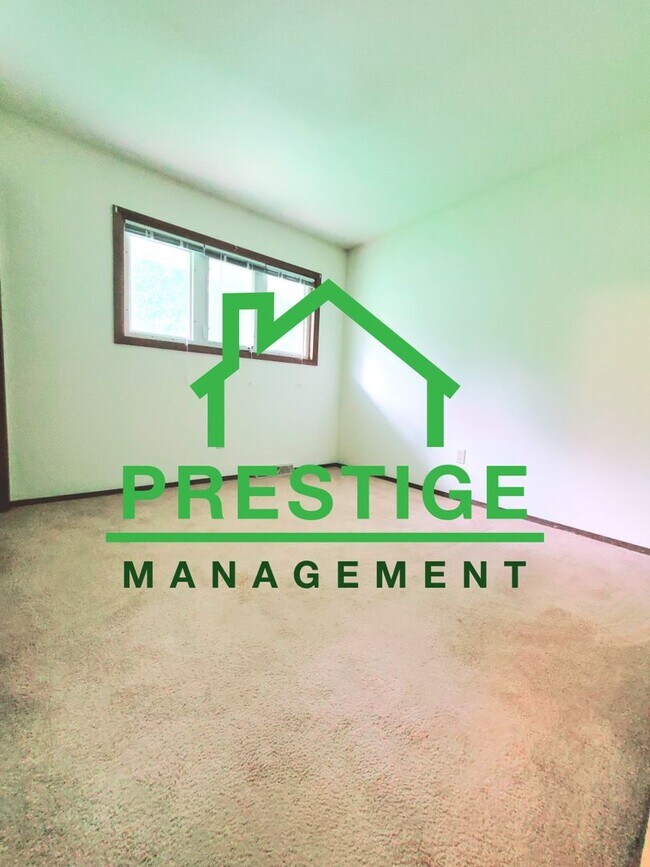 Building Photo - 406 College