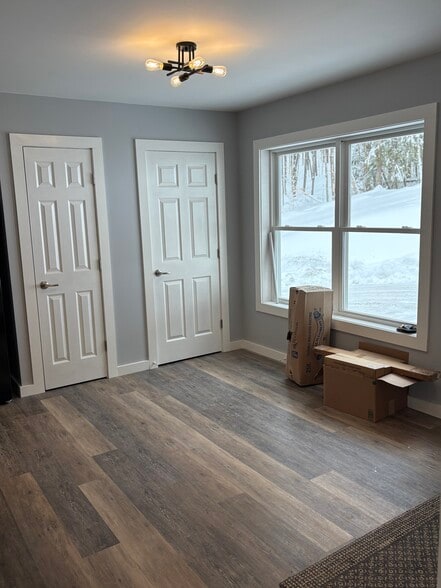 Building Photo - 867 Upper Pleasant Valley Rd