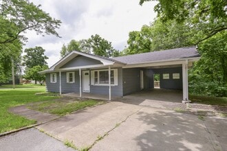 Building Photo - 1137 W Main St