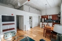 Building Photo - 1251 Congress St