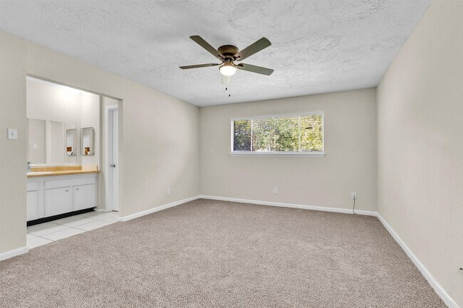 Building Photo - 23038 Banquo Dr