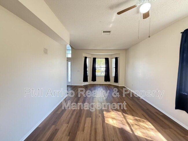 Building Photo - 12653 Longcrest Dr